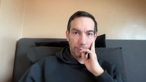 Snapshot of j_dc chatting on 09/12/25, 09:42 j_dc online show from 09/12/25, 09:42