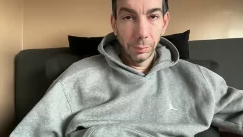 Snapshot of j_dc chatting on 11/19/25, 11:43 j_dc online show from 11/19/25, 11:43