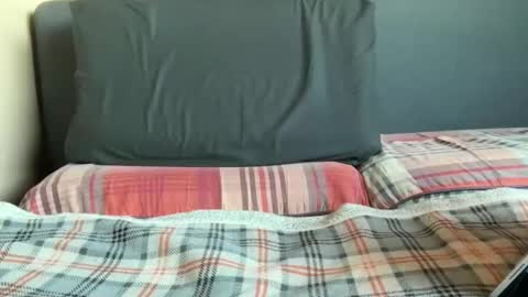 Snapshot of j_dc chatting on 11/25/25, 01:22 j_dc online show from 11/25/25, 01:22