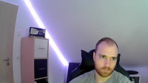 Snapshot of j_german783377 chatting on 12/22/24, 11:22 here4y online show from 12/22/24, 11:22