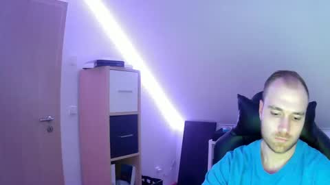 Snapshot of j_german783377 chatting on 01/23/25, 06:14 here4y online show from 01/23/25, 06:14