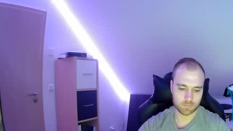 Snapshot of j_german783377 chatting on 01/27/25, 07:13 here4y online show from 01/27/25, 07:13