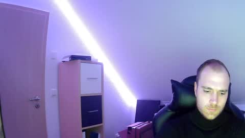 Snapshot of j_german783377 chatting on 02/04/25, 06:06 here4y online show from 02/04/25, 06:06