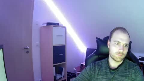 Snapshot of j_german783377 chatting on 02/17/25, 06:04 here4y online show from 02/17/25, 06:04