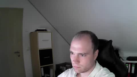 Snapshot of j_german783377 chatting on 10/12/25, 08:57 here4y online show from 10/12/25, 08:57