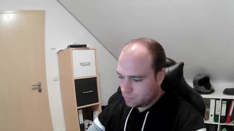 Snapshot of j_german783377 chatting on 10/28/25, 08:51 here4y online show from 10/28/25, 08:51