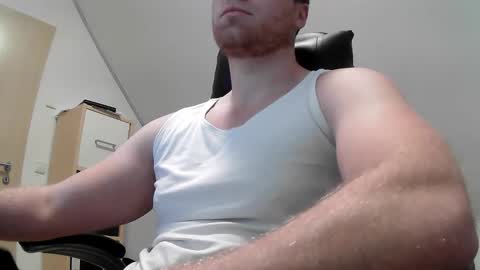 Snapshot of j_german783377 chatting on 10/30/25, 03:13 here4y online show from 10/30/25, 03:13