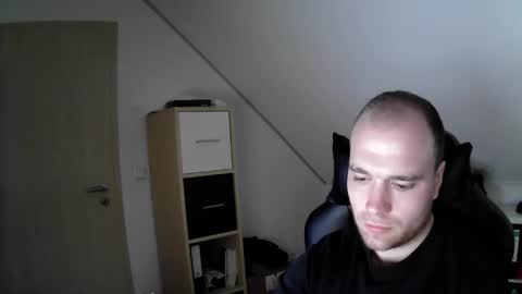 Snapshot of j_german783377 chatting on 11/13/25, 08:02 here4y online show from 11/13/25, 08:02