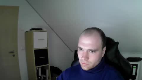 Snapshot of j_german783377 chatting on 11/18/25, 10:09 here4y online show from 11/18/25, 10:09