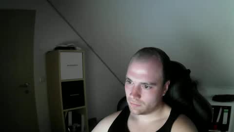 Snapshot of j_german783377 chatting on 11/25/25, 09:15 here4y online show from 11/25/25, 09:15