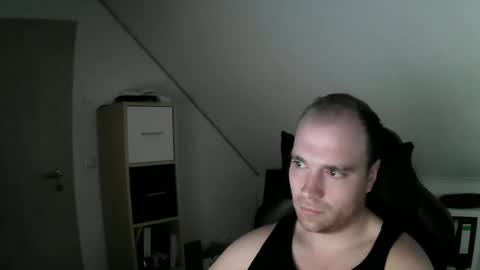 Snapshot of j_german783377 chatting on 11/26/25, 10:16 here4y online show from 11/26/25, 10:16