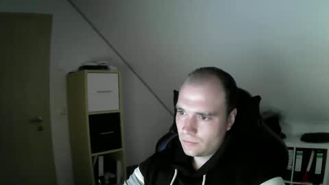 Snapshot of j_german783377 chatting on 11/28/25, 09:56 here4y online show from 11/28/25, 09:56