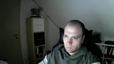 Snapshot of j_german783377 chatting on 12/19/25, 09:38 here4y online show from 12/19/25, 09:38