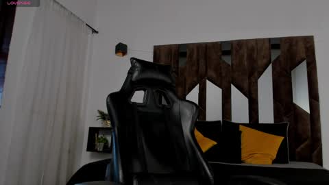 Snapshot of j_king__ chatting on 04/30/26, 09:19 J King online show from 04/30/26, 09:19