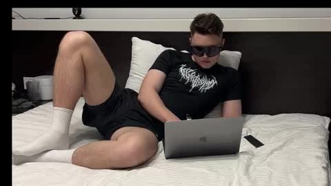 j_lyle_x online show from 11/09/25, 08:18