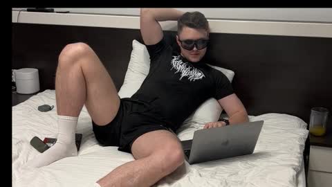 j_lyle_x online show from 11/14/25, 08:40