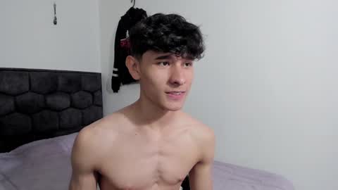 Snapshot of j_u_p_i_t_e_r chatting on 12/25/24, 04:54 Noah online show from 12/25/24, 04:54