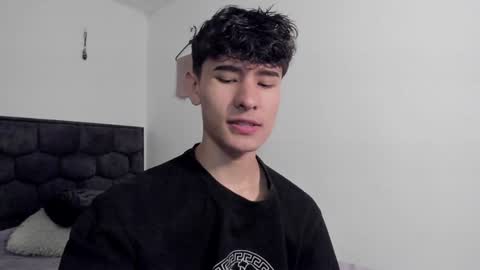 Snapshot of j_u_p_i_t_e_r chatting on 01/02/25, 12:46 Noah online show from 01/02/25, 12:46