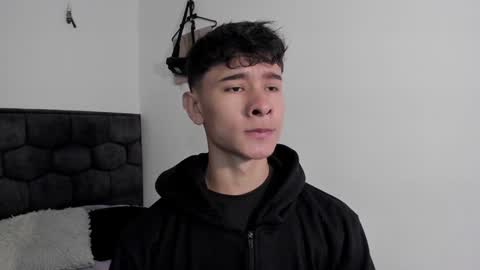 Snapshot of j_u_p_i_t_e_r chatting on 01/14/25, 12:24 Noah online show from 01/14/25, 12:24