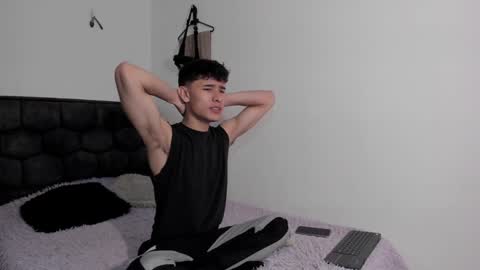 Snapshot of j_u_p_i_t_e_r chatting on 01/16/25, 12:31 Noah online show from 01/16/25, 12:31