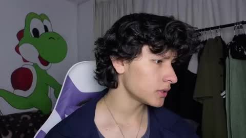 Snapshot of j_u_p_i_t_e_r chatting on 09/10/25, 01:33 Noah online show from 09/10/25, 01:33