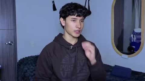 Snapshot of j_u_p_i_t_e_r chatting on 09/23/25, 10:57 Noah online show from 09/23/25, 10:57