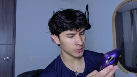 Snapshot of j_u_p_i_t_e_r chatting on 10/01/25, 01:39 Noah online show from 10/01/25, 01:39