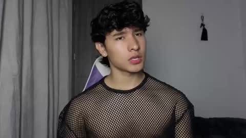 Snapshot of j_u_p_i_t_e_r chatting on 11/23/25, 04:51 Noah online show from 11/23/25, 04:51