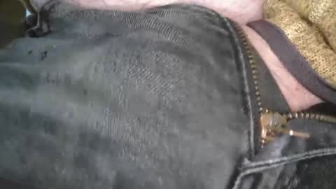 Snapshot of ja2923 chatting on 12/31/24, 02:14 ja2923 online show from 12/31/24, 02:14