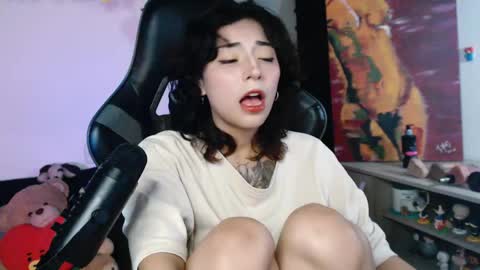 jade 18  online show from 04/15/26, 01:56