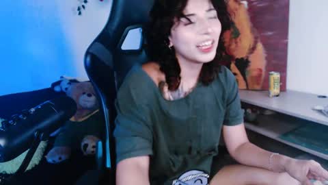 jade 18  online show from 04/26/26, 04:21