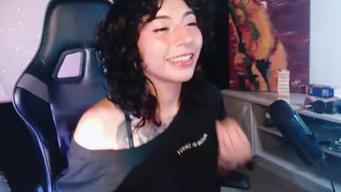 Snapshot of jaadee18 chatting on 07/16/26, 01:33 jade 18 online show from 07/16/26, 01:33