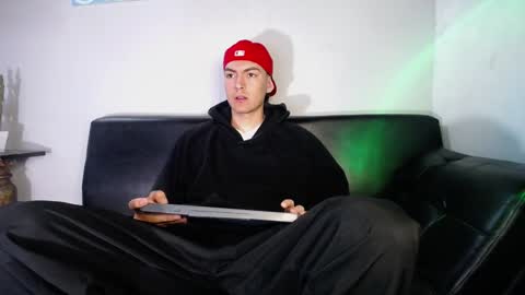 INDEPENDENT MODEL online show from 12/28/24, 10:47