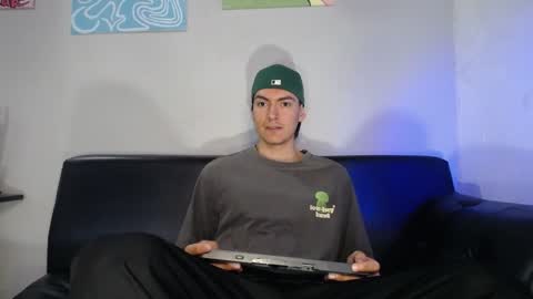 INDEPENDENT MODEL online show from 01/10/25, 11:33