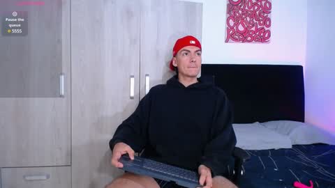 INDEPENDENT MODEL online show from 01/25/25, 11:13