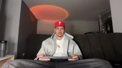 INDEPENDENT MODEL online show from 11/28/25, 03:09