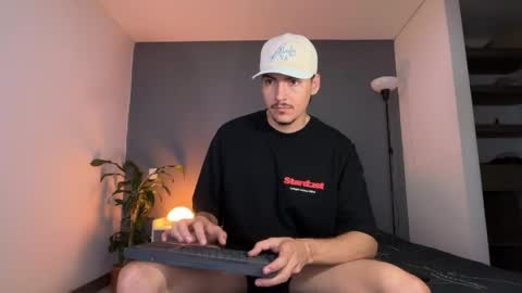 INDEPENDENT MODEL online show from 05/11/26, 10:32