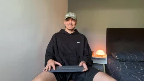 INDEPENDENT MODEL online show from 05/22/26, 12:11