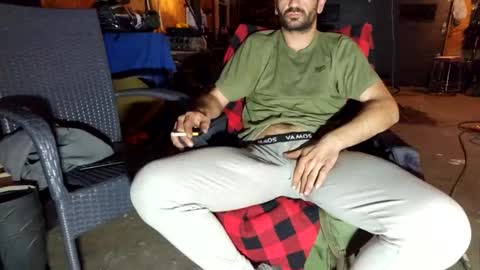 Snapshot of jackboys16 chatting on 02/05/25, 06:56 Dess online show from 02/05/25, 06:56