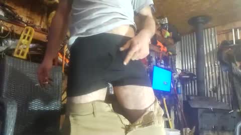 Snapshot of jackboys16 chatting on 02/25/25, 06:03 Dess online show from 02/25/25, 06:03