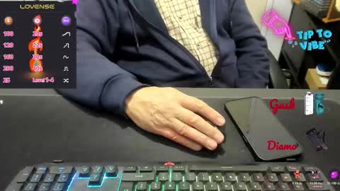 Snapshot of jackbrgs chatting on 11/25/25, 04:40 J-Mitchel online show from 11/25/25, 04:40