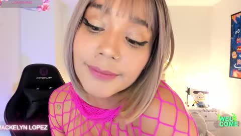 Snapshot of jackelyn_lopezz chatting on 11/19/25, 10:54 Jacky online show from 11/19/25, 10:54