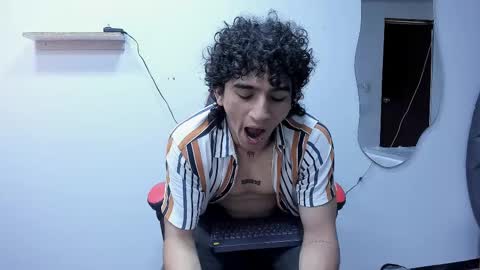 Snapshot of jackestaylor chatting on 09/19/25, 05:31 Jackes Taylor online show from 09/19/25, 05:31