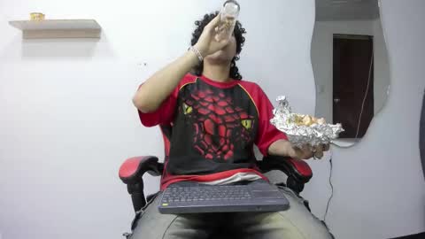 Snapshot of jackestaylor chatting on 10/26/25, 05:13 Jackes Taylor online show from 10/26/25, 05:13