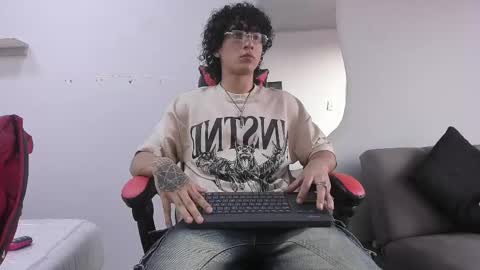 Snapshot of jackestaylor chatting on 11/15/25, 09:21 Jackes Taylor online show from 11/15/25, 09:21