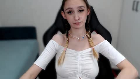 Snapshot of jackie__morgan chatting on 01/06/25, 04:04 jackie__morgan online show from 01/06/25, 04:04