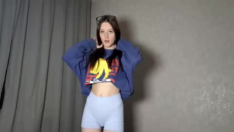 Lisa online show from 12/22/25, 05:43