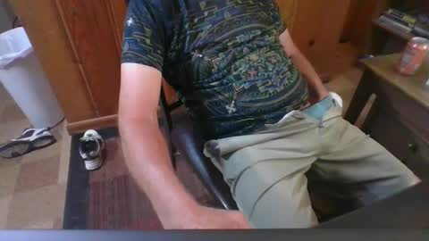 Snapshot of jackoak69 chatting on 09/15/25, 01:27 jackoak69 online show from 09/15/25, 01:27