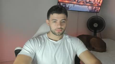 Snapshot of jackpit77 chatting on 12/17/25, 10:32 jackpit77 online show from 12/17/25, 10:32