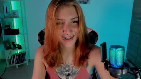 Snapshot of jacky_croft chatting on 12/12/24, 04:48 Linda Sofia help me get to 100 thumbs up online show from 12/12/24, 04:48